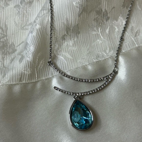 Necklace - Picture 4 of 8